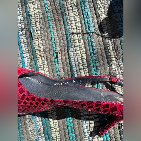 90s Vintage Stuart Weitzman Cherry Red Pointed Toe Stilettos Sz  8N - Picture 6 of 7